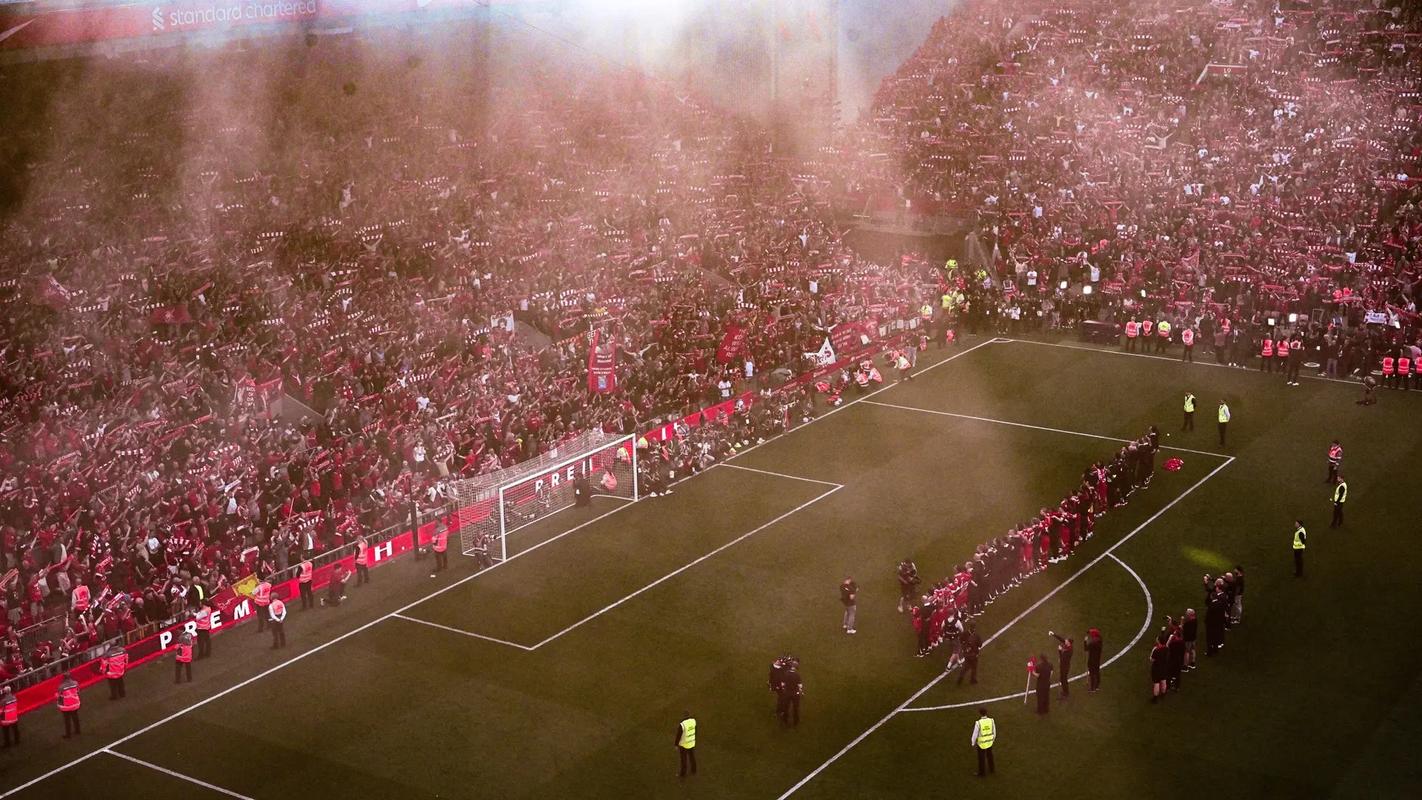 体操新星斩获五金 赛艇健儿破浪夺魁“东莞飞人”卫冕落泪（体操新秀豪取五金 赛艇桨手乘风折桂“东莞飞人”卫冕泪洒赛场）