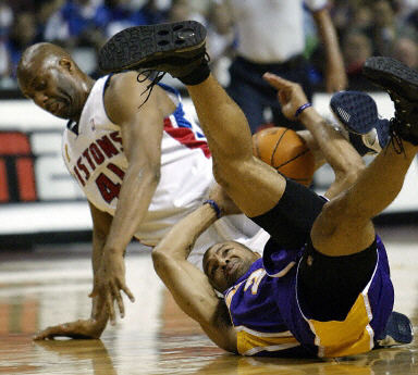 F1卡塔尔冲刺排位：皮亚斯特里夺杆！诺里斯第3，维斯塔潘第6（F1卡塔尔冲刺排位赛：皮亚斯特里摘得杆位，诺里斯第3、维斯塔潘第6）