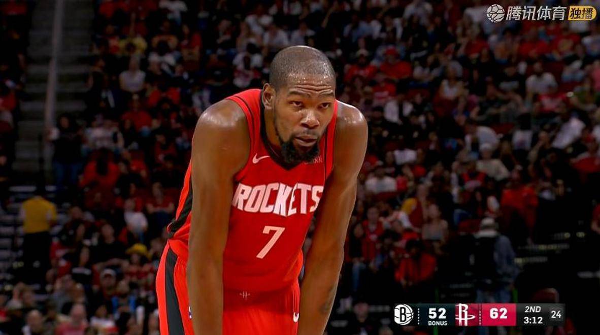 篮球篮网新援表现稳定（篮网新援发挥稳健）