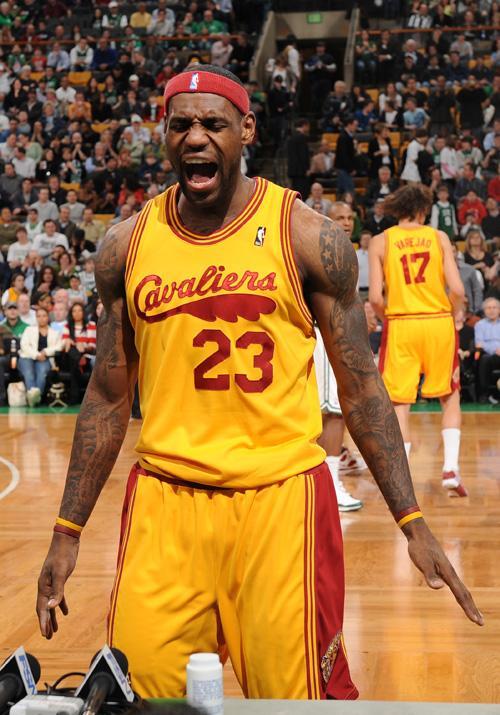 中国-西班牙商务论坛在成都举行，中足联理事长李克敏参加活动并发言（中国—西班牙商务论坛在成都举办，中足联理事长李克敏出席并发言）