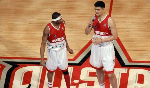 🦅官方：水晶宫将身穿我们的2025／26赛季红蓝配色主场球衣（🦅官宣：水晶宫将身披我们2025／26赛季红蓝主场战袍）