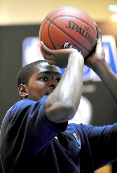 美媒：种种迹象表明萨博尼斯不会被交易，他喜欢萨克拉门托（美媒：多重信号显示萨博尼斯大概率不被交易，他钟爱萨克拉门托）