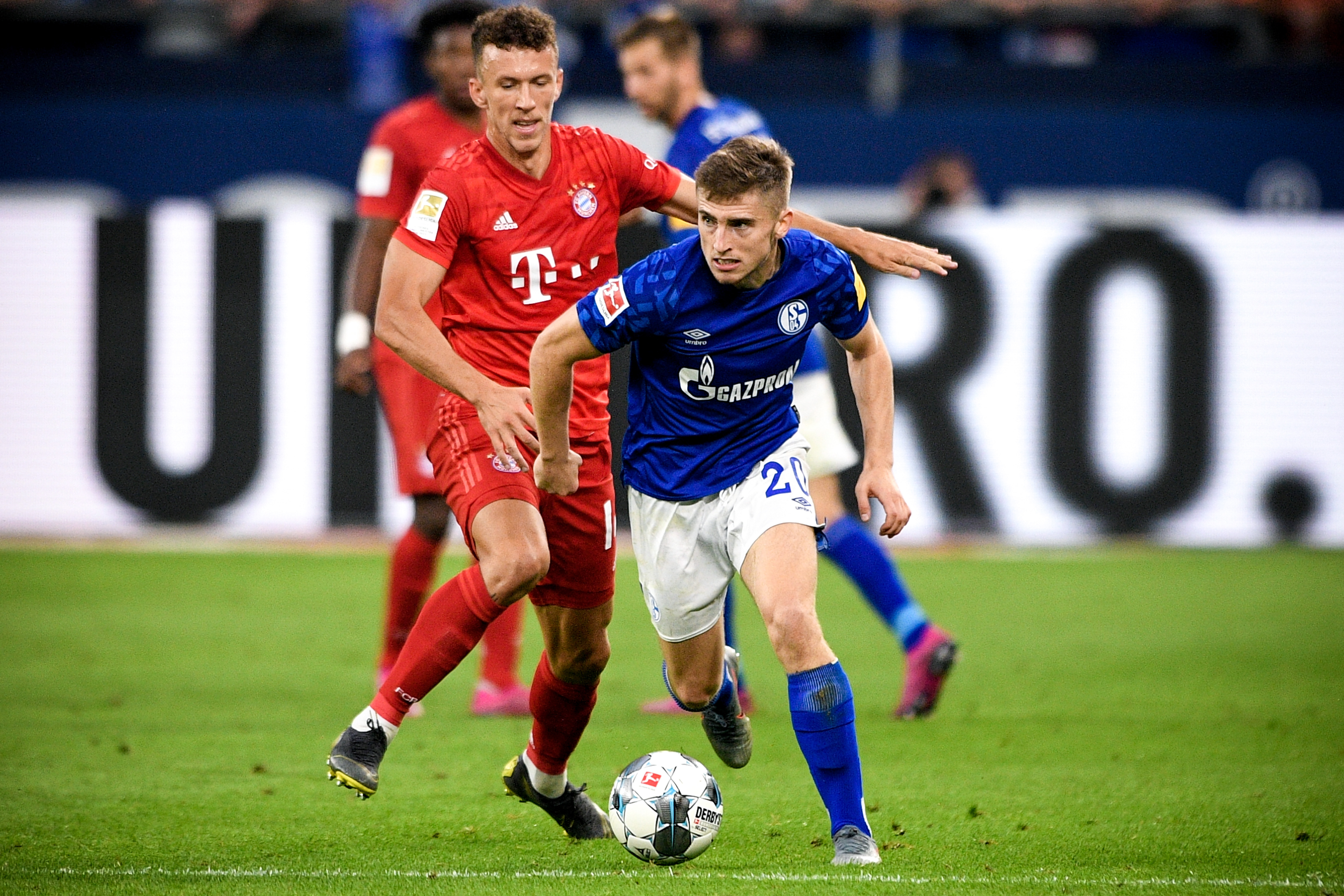 助攻双响，阿尔瓦雷斯本赛季8场比赛已直接参与9球（连送两助攻！阿尔瓦雷斯本季8战已造9球）