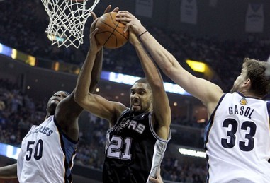 【集锦】火箭119-96湖人 杜兰特25+9率队大胜送湖人三连败（集锦：火箭119-96大胜湖人 杜兰特25+9领衔送湖人三连败）