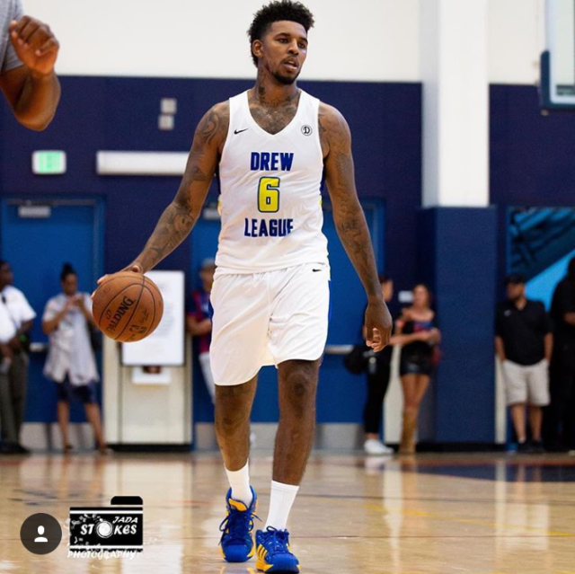 瓦塞尔：我百分百信任米奇·约翰逊 他就是我们球队的智囊核心（瓦塞尔：我对米奇·约翰逊完全信任，他是球队的战术大脑）