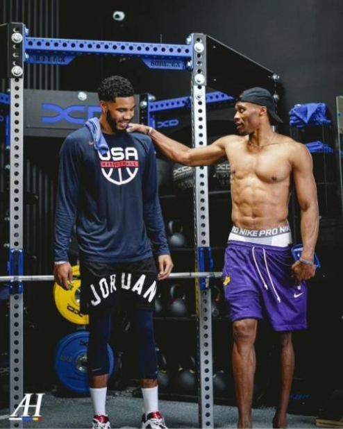 篮球CBA球队轮换阵容优化（CBA球队轮换与阵容配置优化）