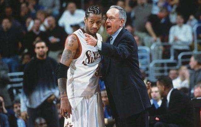 TA：阿森纳未积极推动冬窗出售球员；预计明夏将买断因卡皮耶（TA：阿森纳今冬不主动清洗，明夏或买断因卡皮耶）