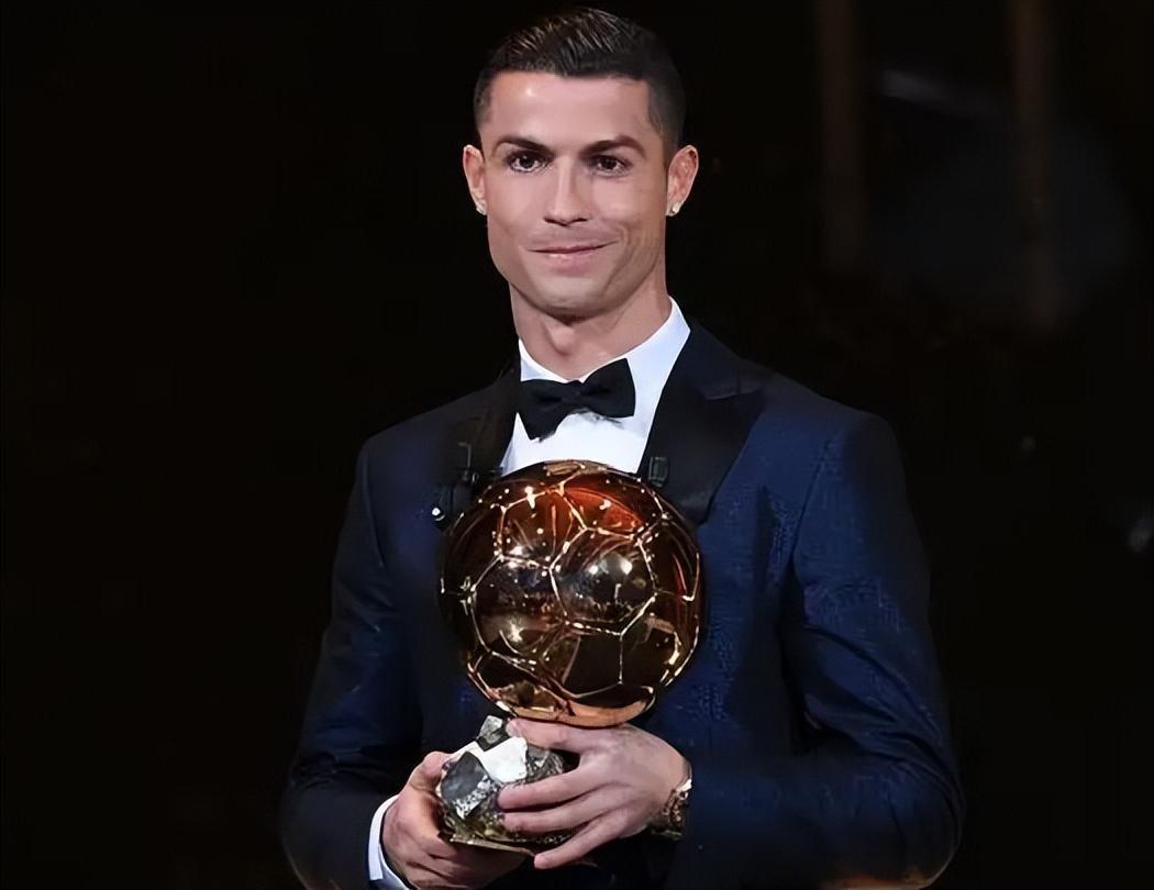 费内巴切官方：塔利斯卡右腿腘绳肌受伤，将缺席三到四周（费内巴切通报：塔利斯卡右腿腘绳肌受伤，预计缺席3至4周）