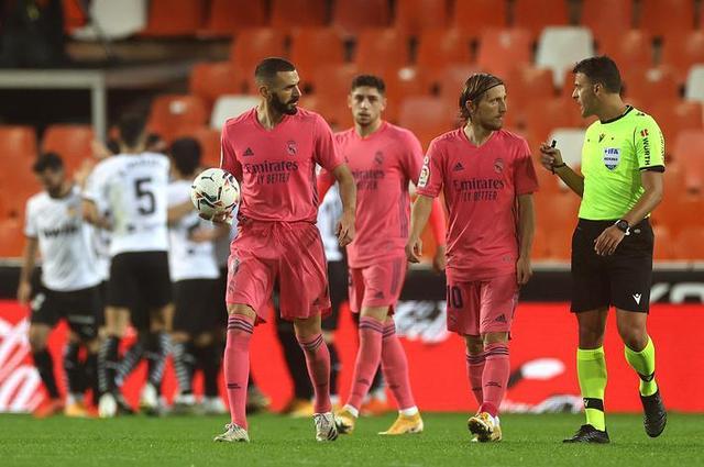 话题｜萨拉赫无缘欧冠名单 离开利物浦倒计时？（焦点｜萨拉赫落选欧冠名单 告别利物浦进入倒计时？）